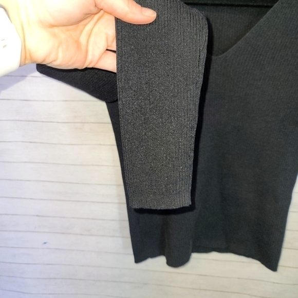 ZARA BLACK RIBBED V NECK SWEATER, SZ MEDIUM - Picture 5 of 9